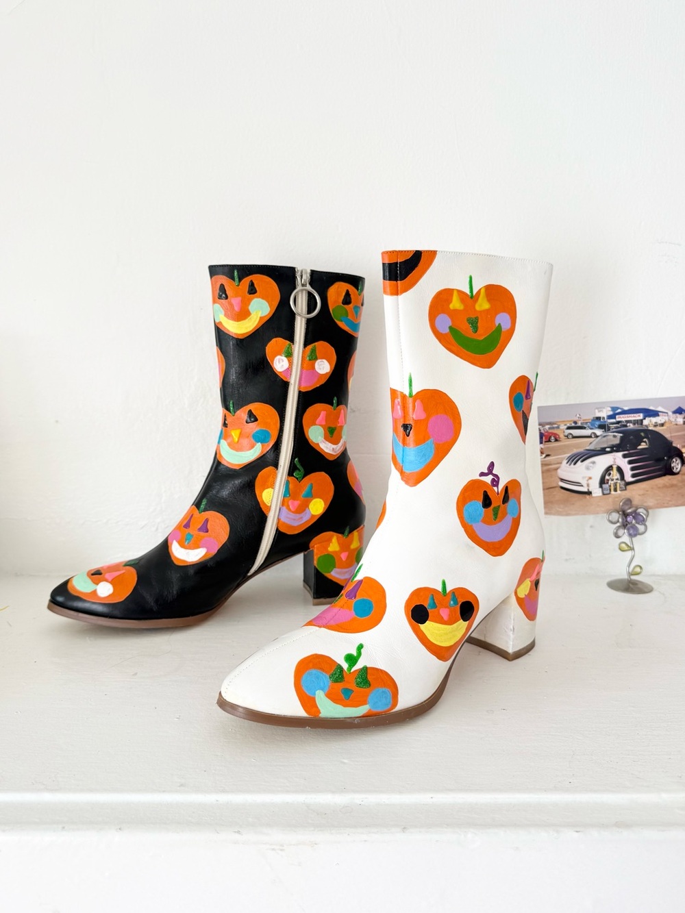 one of one hand painted pumpkin boots ✧